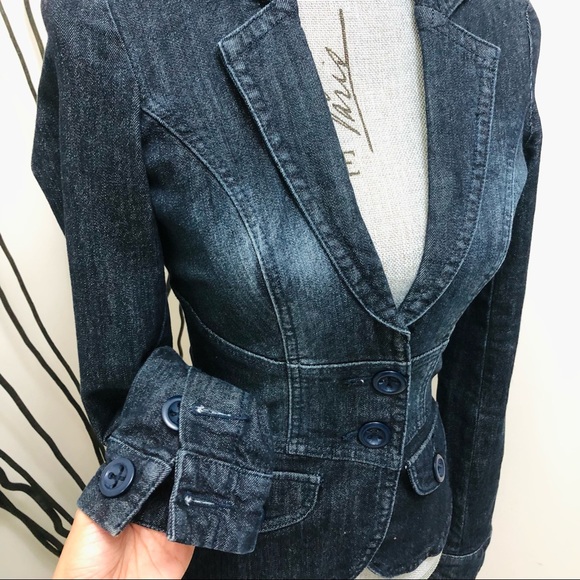 Fitted Denim Jacket Longsleeves - Picture 7 of 7